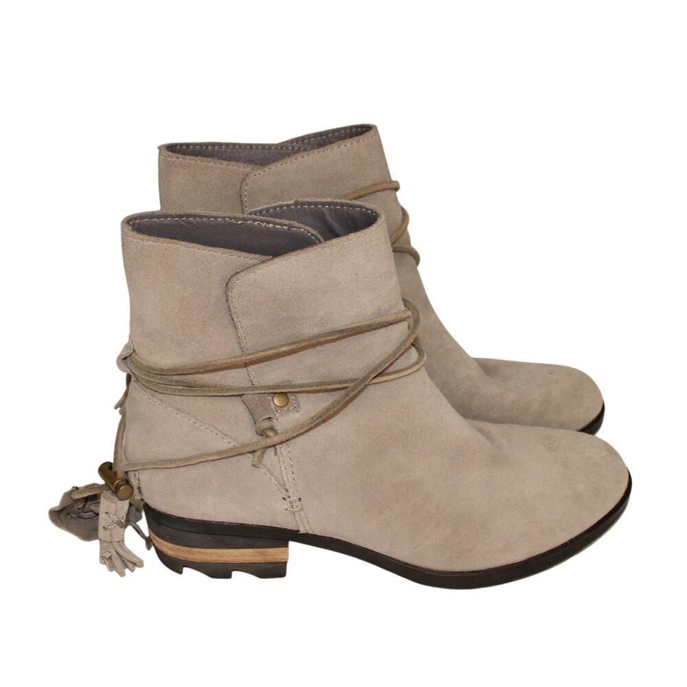 Sorel Women’s Farah Short Boots Gray Suede Tassel Size 8 READ